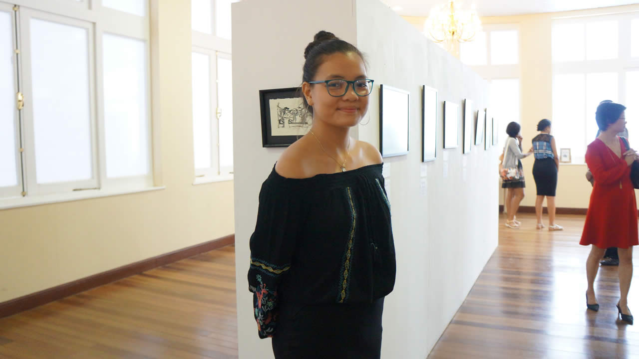 Telle Popo (Grand-mère), telle petite-fille, Chloé compte déjà une exposition à son actif.