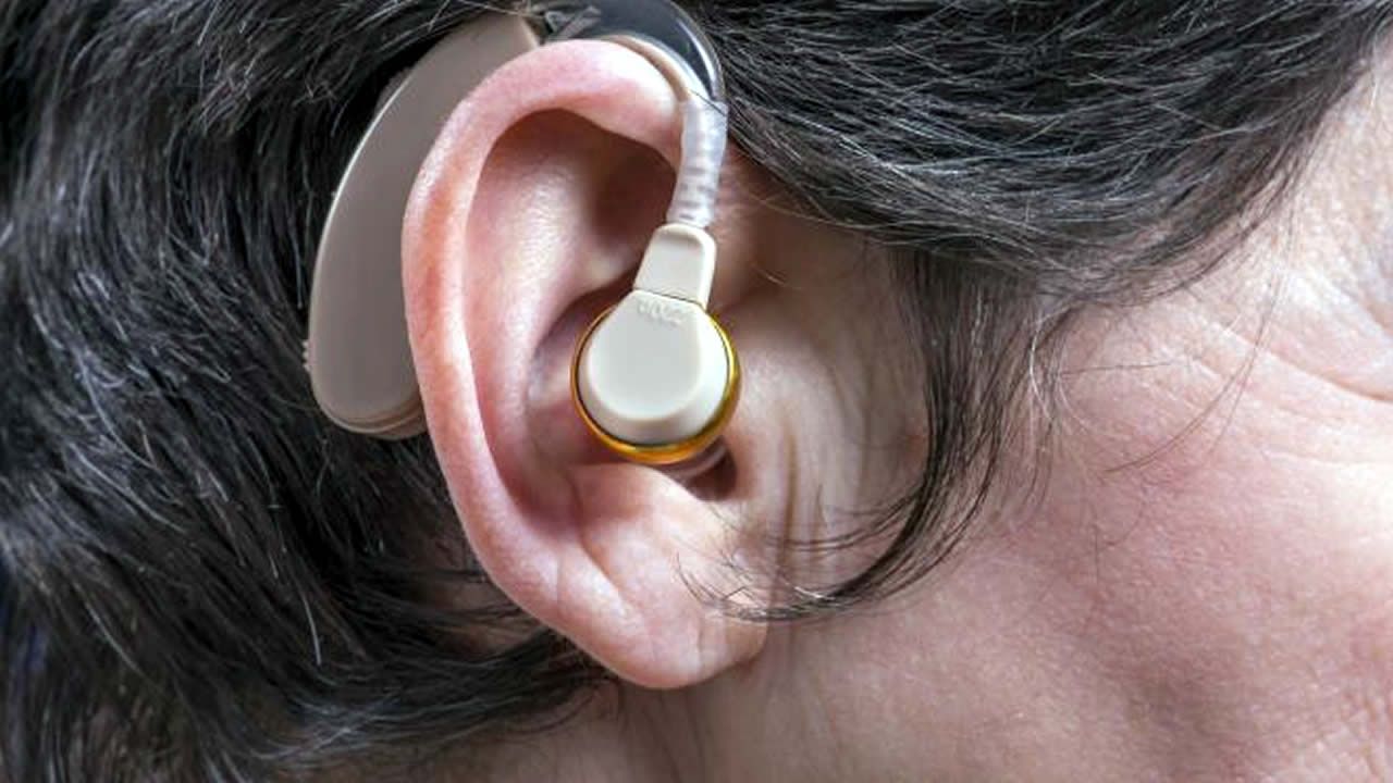 sourde d’oreille